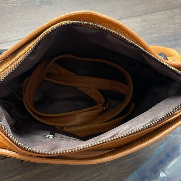 Shoulder Camel Tote Bag - Picture 7 of 9